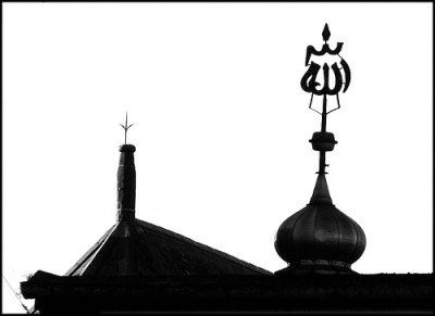 mosquee et une eglise