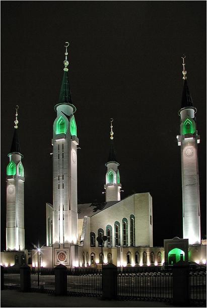 La mosquée de Nizhnekamsk en Russie avec ses quatre minaret