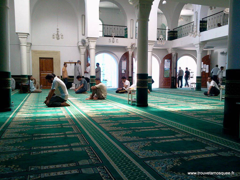 salle de prière de la mosquée de sousse