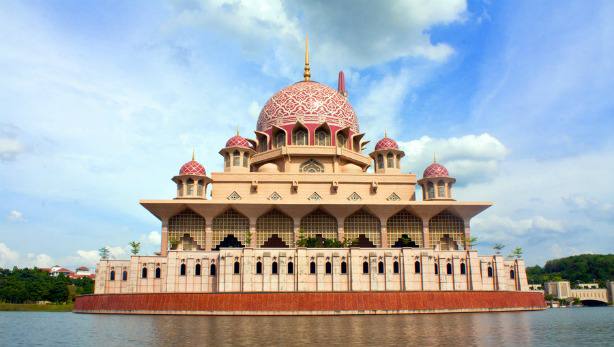 Grande mosquée mosquée Putra à Kuala Lampur en Malaisie