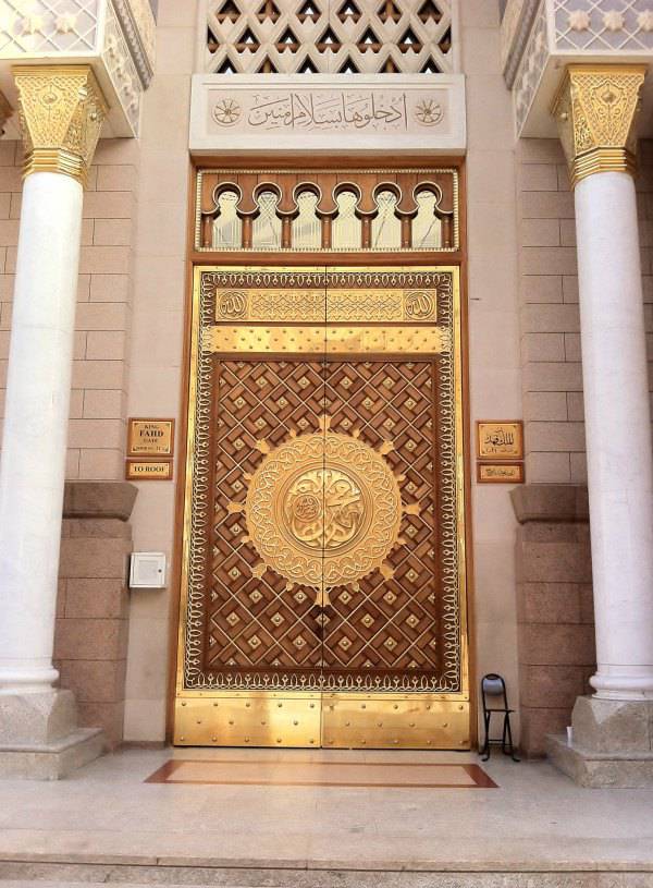 La porte de la mosquée Al Nabawi