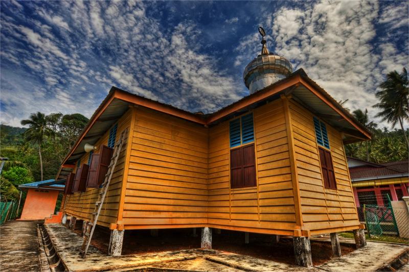 La mosquée jaune de l'île Pulau aur