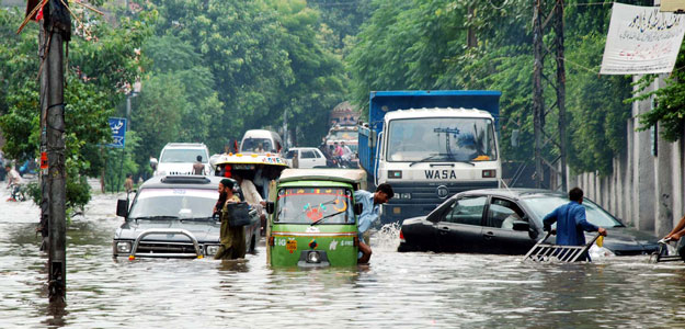 Inondation dans les rues de Lahore