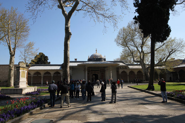 palais-topkapi-court