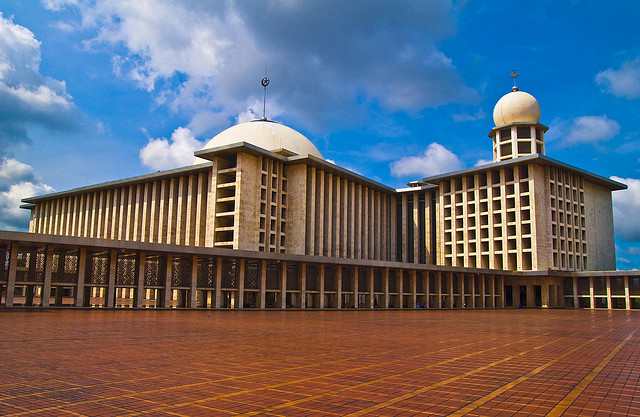 Barack visite la mosquée Istiqlal (Jakarta)