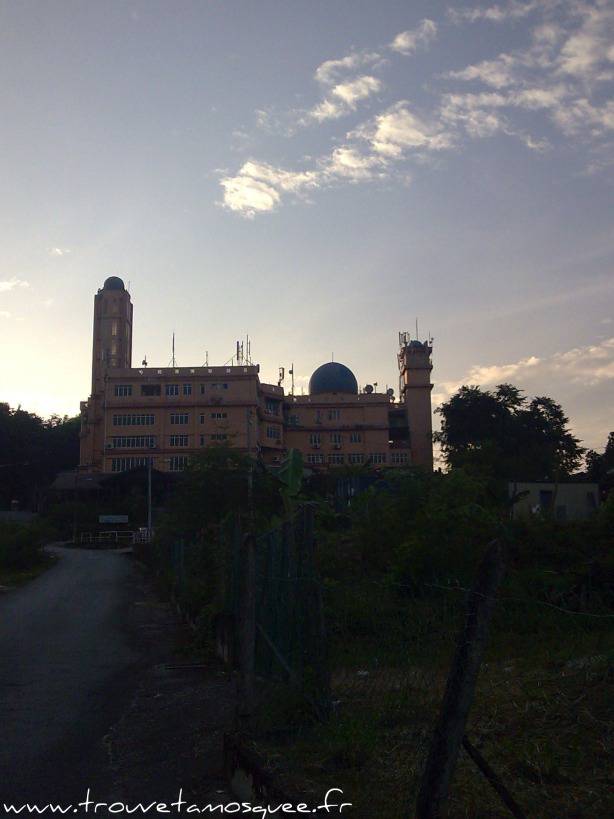 La mosquée Al Ghufran, un carrefour pour les voyageurs