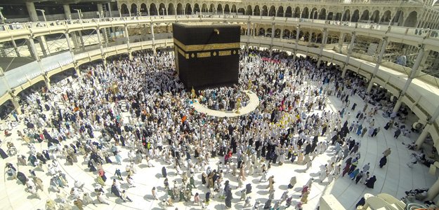 Faire sa OMRA, agence de voyages ou mosquées ?